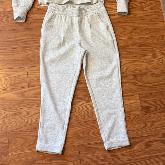NWT Yogalicious Light Gray Jogger Set size M - Picture 2 of 5